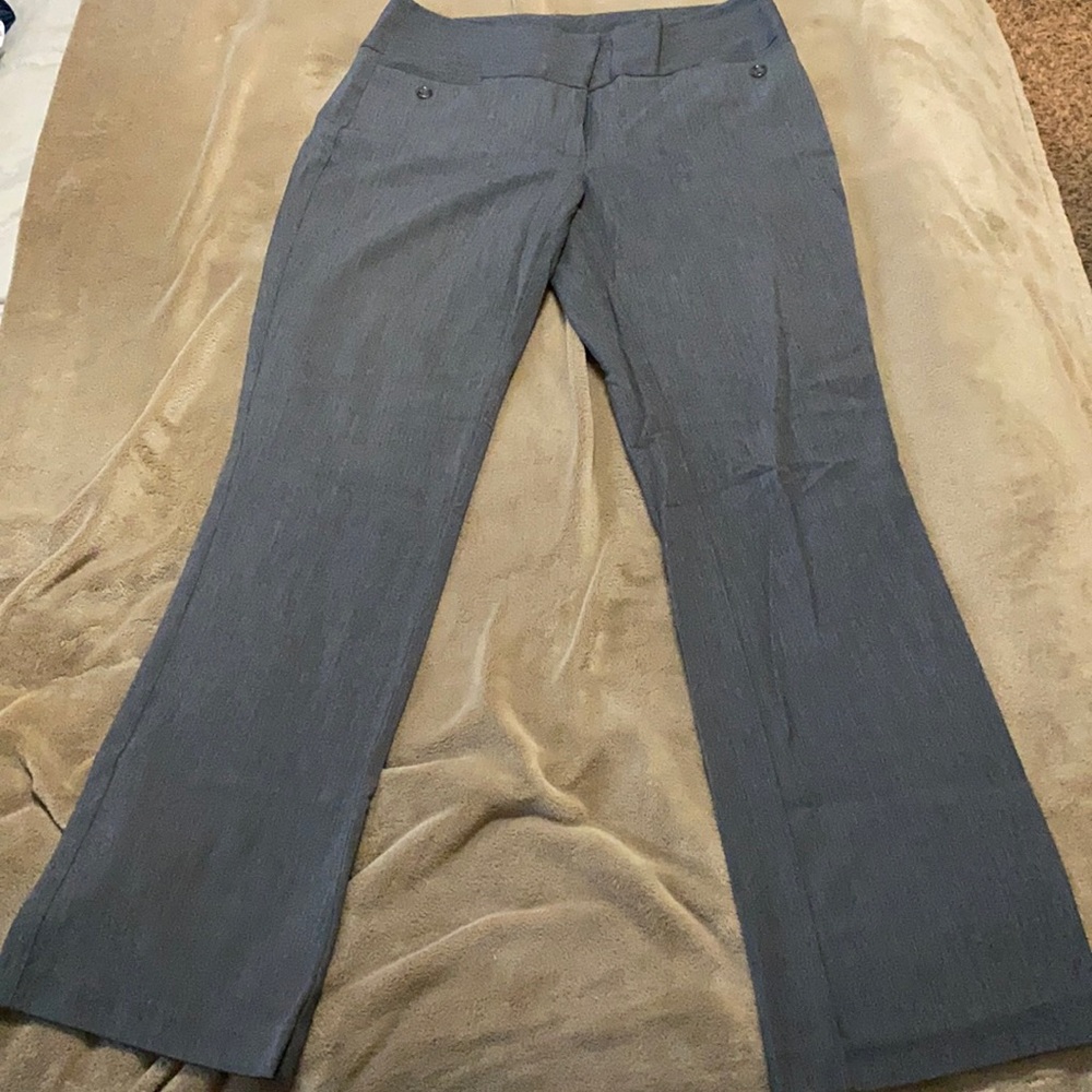 Maurices Wide Waist Size 7/8 Grey Dress Pants